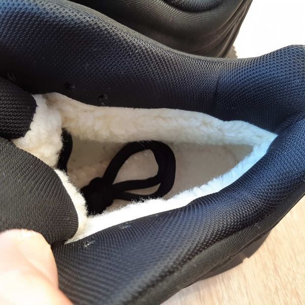 Чоловічі зимові високі кросівки | Reebok Zig Kinetica High Winter | чорні з білим | водовідштовхуючі матеріали | хутро ODRW RB10007-41 фото