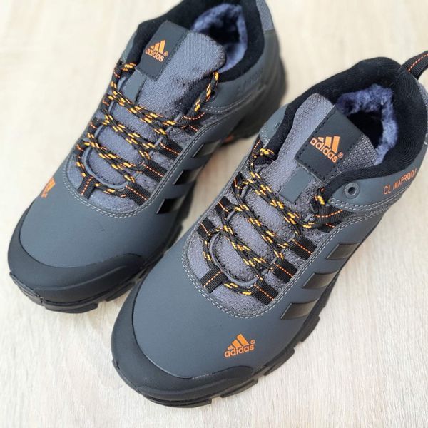 Чоловічі зимові кросівки | Adidas Climaproof Winter | сірі з чорним та помаранчевим | нубук | хутро | маломірні ODRW AD10026-42 фото