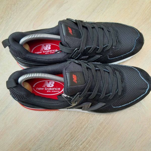 Чоловічі кросівки | New Balance 574 | чорні на білій | замша/текстиль | маломірні ODR NB10030-41 фото