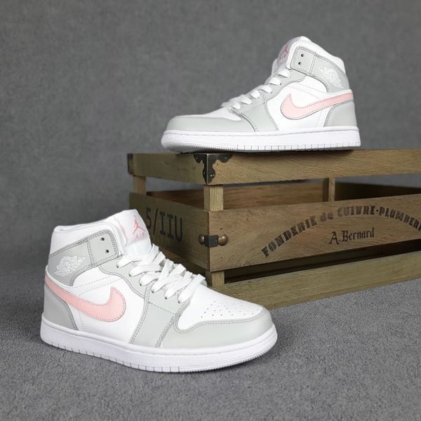 Жіночі високі кросівки | Nike Air Jordan 1 High | білі/сірі | шкіра ODR NJ20018-36 фото