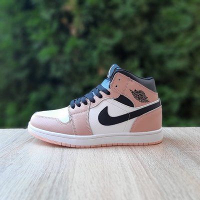 Жіночі зимові високі кросівки | Nike Air Jordan 1 High Winter | білі з пудрою та чорним | шкіра | хутро ODRW NJ20018-37 фото