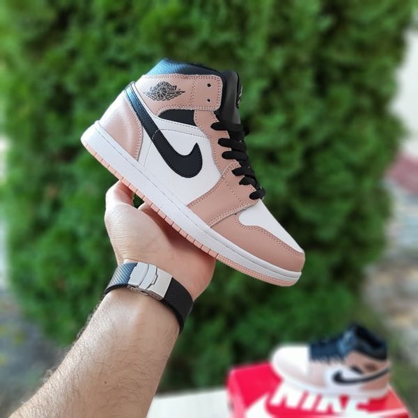 Жіночі зимові високі кросівки | Nike Air Jordan 1 High Winter | білі з пудрою та чорним | шкіра | хутро ODRW NJ20018-37 фото