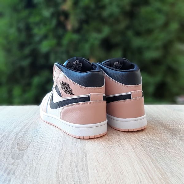 Жіночі зимові високі кросівки | Nike Air Jordan 1 High Winter | білі з пудрою та чорним | шкіра | хутро ODRW NJ20018-37 фото
